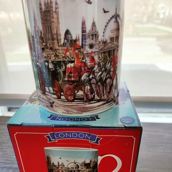 London Guards Coffee Mug New in Box. Fine China Dishwasher & Microwave Safe - Picture 3 of 5